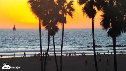 Venice Beach Roaming Live Surf Cam - Oct 18, 2026, 6:19pm PDT