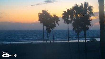 Venice Beach Live Surf Cam - Aug 29, 2026, 7:53pm PDT