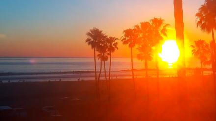 Venice Beach Live Surf Cam - Mar 18, 2026, 7:00pm PDT