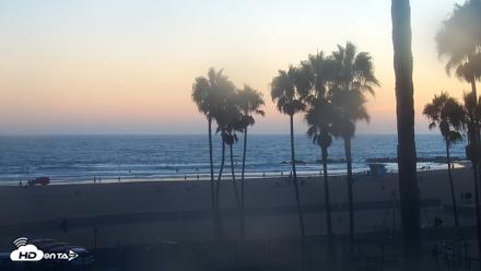 Venice Beach Live Surf Cam - Aug 19, 2026, 7:38pm PDT