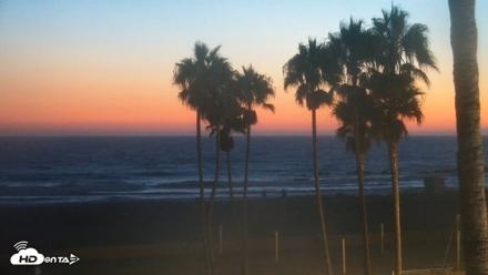 Venice Beach Live Surf Cam - Aug 24, 2026, 8:07pm PDT