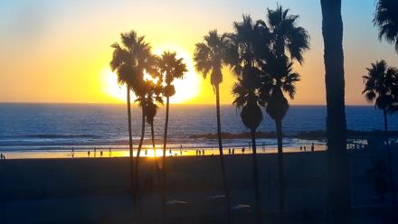Venice Beach Live Surf Cam - Oct 11, 2025, 6:16pm PDT