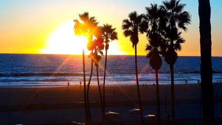 Venice Beach Live Surf Cam - Oct 15, 2025, 6:13pm PDT