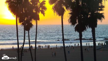 Venice Beach Roaming Live Surf Cam - Oct 18, 2026, 6:17pm PDT