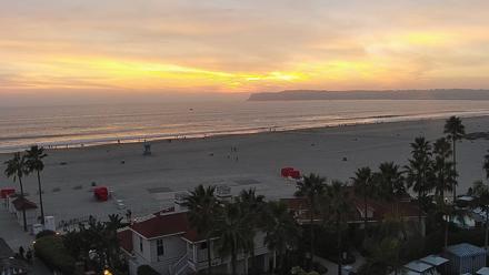 Hotel Del Coronado North Roaming Live Cam - Nov 2, 2025, 4:59pm PST