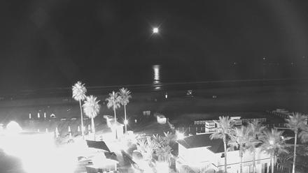 Hotel Del Coronado North Roaming Live Cam - Nov 24, 2025, 7:39pm PST