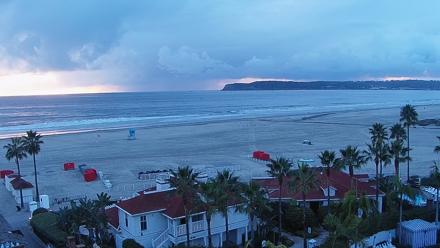 Hotel Del Coronado North Roaming Live Cam - Nov 18, 2025, 4:27pm PST
