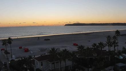 Hotel Del Coronado North Roaming Live Cam - Nov 19, 2025, 4:49pm PST