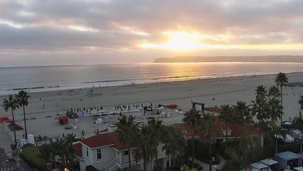 Hotel Del Coronado North Roaming Live Cam - Oct 12, 2025, 6:07pm PDT