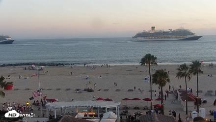 Hotel Del Coronado North Roaming Live Cam - Jul 4, 2026, 8:03pm PDT