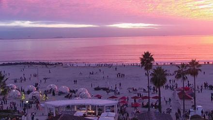 Hotel Del Coronado North Roaming Live Cam - Dec 29, 2025, 5:00pm PST