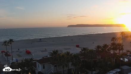 Hotel Del Coronado North Roaming Live Cam - Apr 16, 2026, 7:10pm PDT