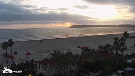 Hotel Del Coronado North Roaming Live Cam - Oct 28, 2026, 5:54pm PDT