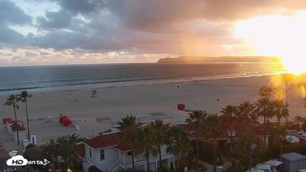 Hotel Del Coronado North Roaming Live Cam - Apr 13, 2026, 7:09pm PDT
