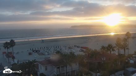 Hotel Del Coronado North Roaming Live Cam - Sep 14, 2026, 6:40pm PDT