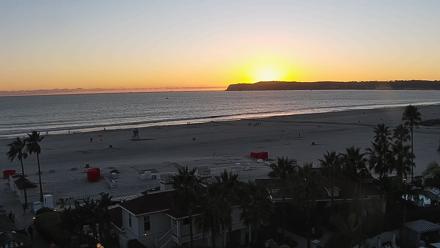 Hotel Del Coronado North Roaming Live Cam - Oct 15, 2025, 6:12pm PDT