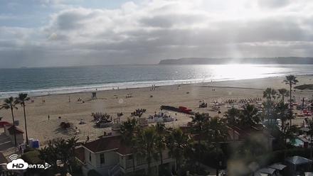 Hotel Del Coronado North Roaming Live Cam - Apr 24, 2026, 5:30pm PDT
