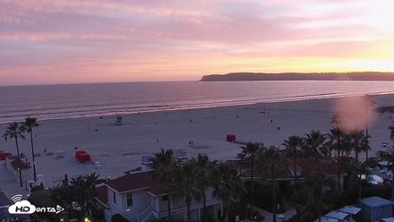 Hotel Del Coronado North Roaming Live Cam - Apr 20, 2026, 7:25pm PDT