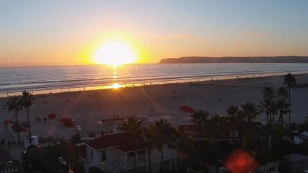 Hotel Del Coronado North Roaming Live Cam - Nov 23, 2025, 4:37pm PST