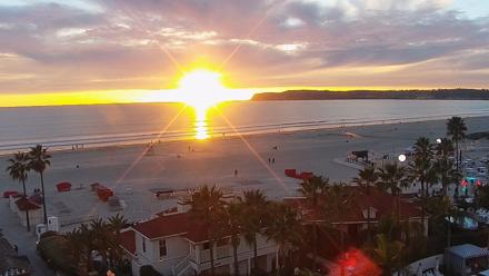 Hotel Del Coronado North Roaming Live Cam - Jan 27, 2026, 5:08pm PST