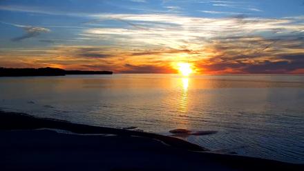 Sunset Bay Lake Erie New York Live Webcam - Oct 2, 2025, 6:52pm EDT