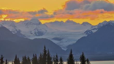 Inspiration Ridge - Homer Alaska Live Webcam - Oct 18, 2025, 8:58am AKDT