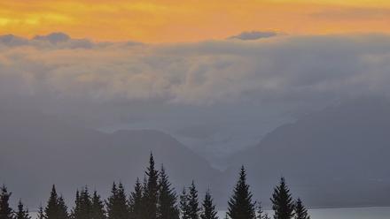 Inspiration Ridge - Homer Alaska Live Webcam - Oct 17, 2025, 9:06am AKDT