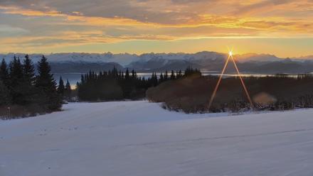 Inspiration Ridge - Homer Alaska Live Webcam - Jan 18, 2026, 12:12pm AKST