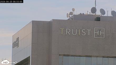Richmond Virginia Peregrine Falcon Live Cam - Jun 20, 2026, 8:57am EDT