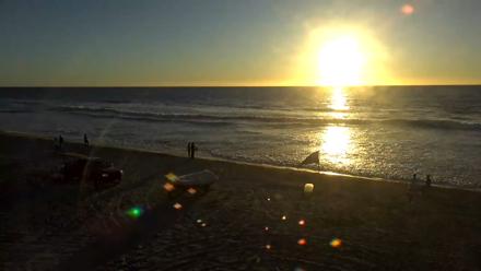 Del Mar Beach South Roaming Live Webcam - Oct 15, 2025, 5:53pm PDT