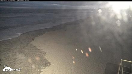 Del Mar Beach South Roaming Live Webcam - May 30, 2026, 8:29pm PDT