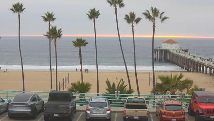 Manhattan Beach Pier South Live Webcam - Oct 25, 2025, 5:57pm PDT