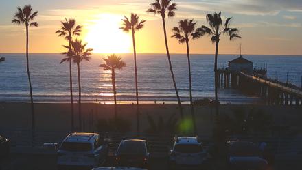 Manhattan Beach Pier South Live Webcam - Dec 15, 2025, 4:37pm PST
