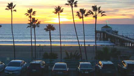Manhattan Beach Pier South Live Webcam - Dec 4, 2025, 4:47pm PST