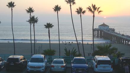 Manhattan Beach Pier South Live Webcam - Oct 26, 2025, 6:00pm PDT