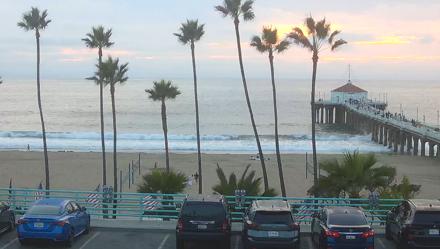 Manhattan Beach Pier South Live Webcam - Nov 11, 2025, 4:49pm PST