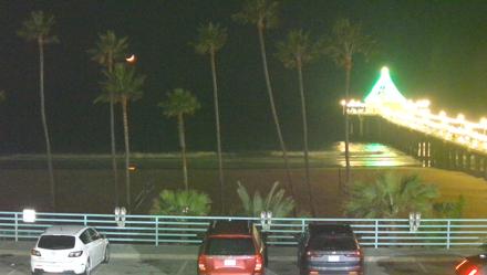 Manhattan Beach Pier South Live Webcam - Nov 24, 2025, 8:11pm PST