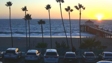 Manhattan Beach Pier South Live Webcam - Oct 22, 2025, 6:11pm PDT