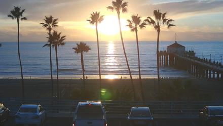 Manhattan Beach Pier South Live Webcam - Nov 18, 2025, 4:37pm PST