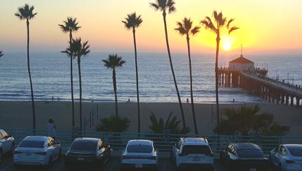 Manhattan Beach Pier South Live Webcam - Oct 31, 2025, 5:58pm PDT