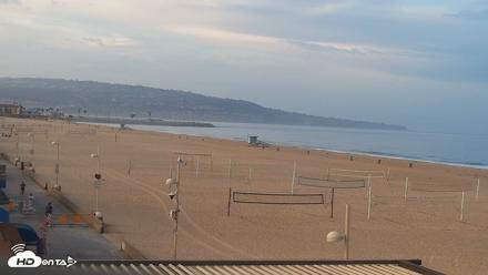 Hermosa Beach South Live Surf Cam - Aug 27, 2026, 6:56am PDT