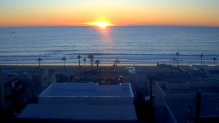 El Porto Overlook Live Surf Camera - Nov 25, 2025, 4:47pm PST