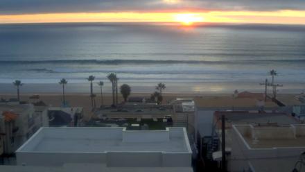 El Porto Overlook Live Surf Camera - Nov 6, 2025, 4:57pm PST