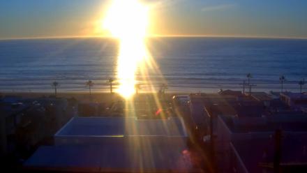 El Porto Overlook Live Surf Camera - Nov 25, 2025, 4:29pm PST