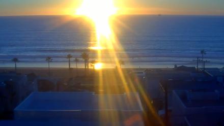 El Porto Overlook Live Surf Camera - Nov 23, 2025, 4:39pm PST