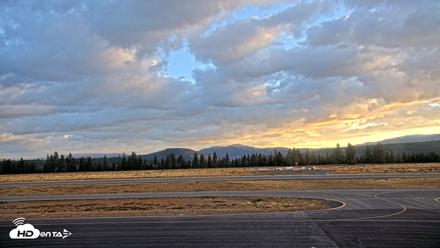 Truckee Tahoe Airport Live Webcam - Oct 11, 2026, 7:22am PDT