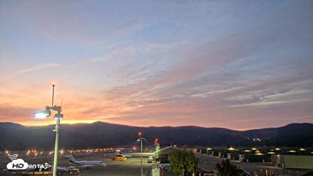 Truckee Tahoe Airport Live Webcam - Sep 20, 2026, 6:20am PDT