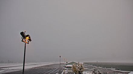 Truckee Tahoe Airport Live Webcam - Oct 15, 2025, 7:37am PDT