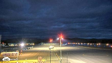 Truckee Tahoe Airport Live Webcam - Oct 11, 2026, 6:32am PDT