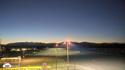 Truckee Tahoe Airport Live Webcam - Sep 22, 2026, 7:42pm PDT